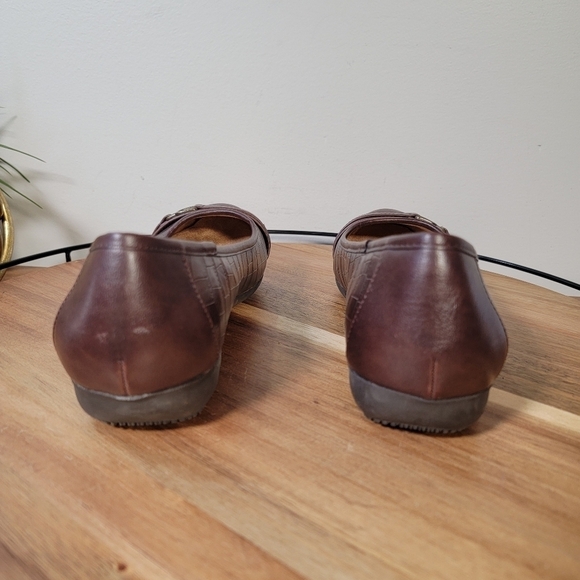 Croft and Barrow Brown Vegan Leather Croc Embossed Ballet Flats Size 8.5 - Picture 5 of 17